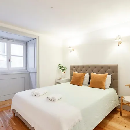 Bedroom In A Modern In Chiado In A Shared House * Lisboa